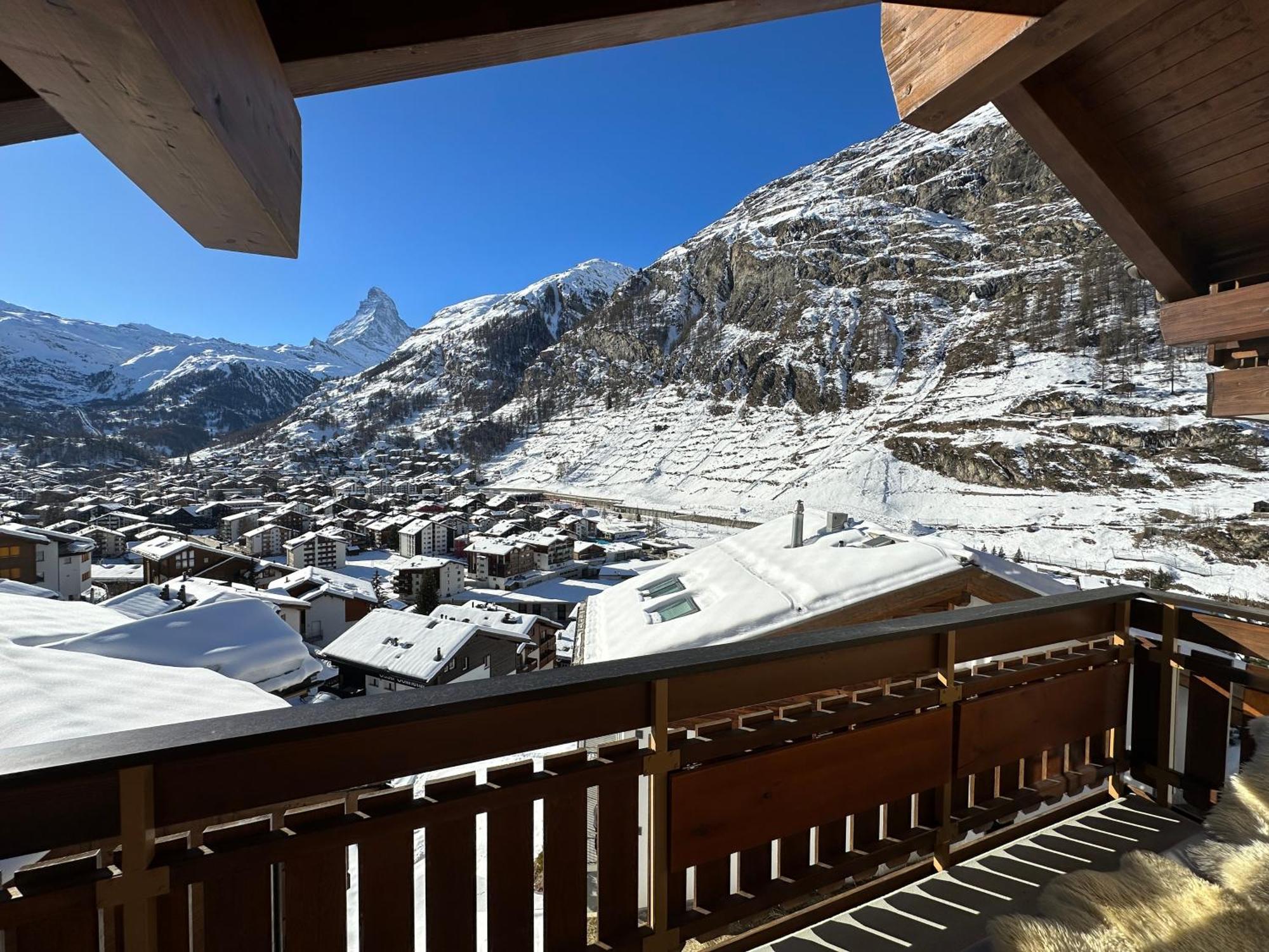 Modern Self-Catering Apartment With Matterhorn Views Zermatt Exterior photo